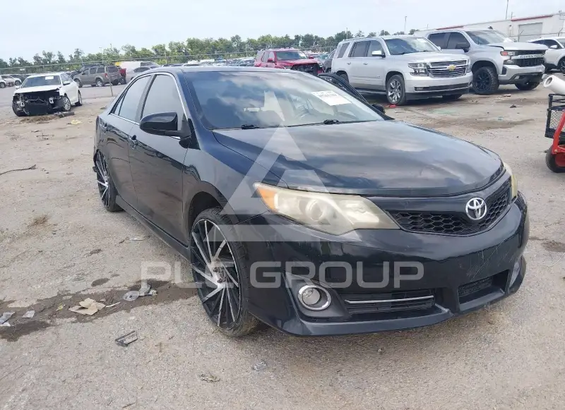 2013 Toyota CAMRY фото