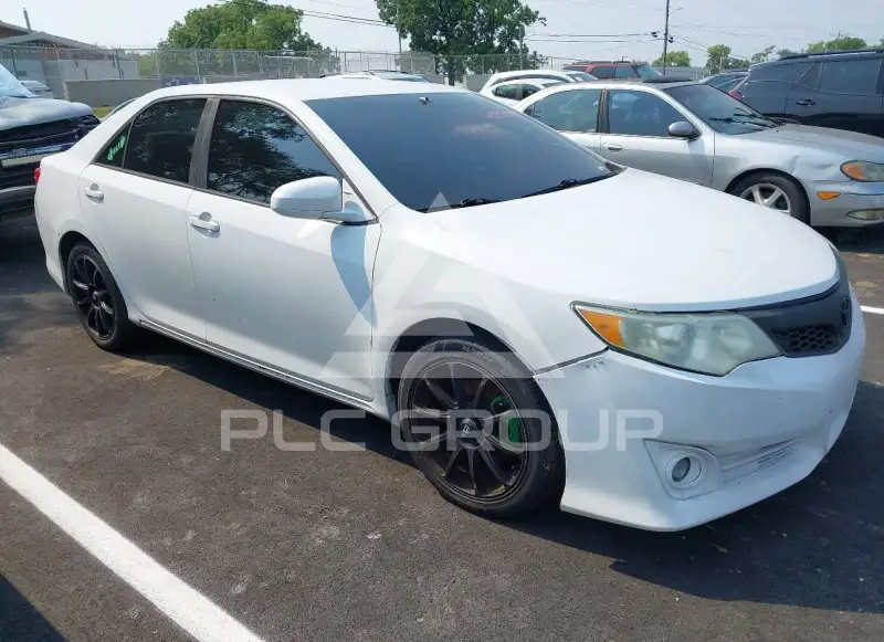 2013 Toyota CAMRY фото
