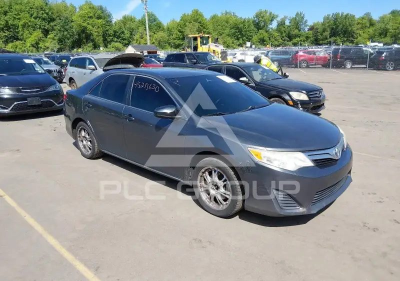 2013 Toyota CAMRY фото