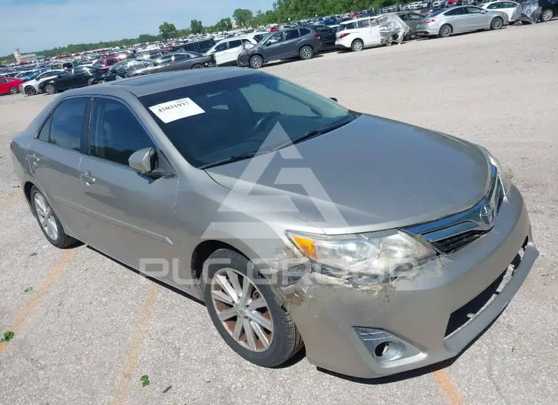 2013 Toyota CAMRY фото