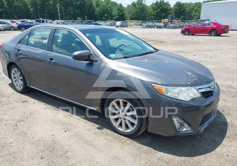2013 Toyota CAMRY фото
