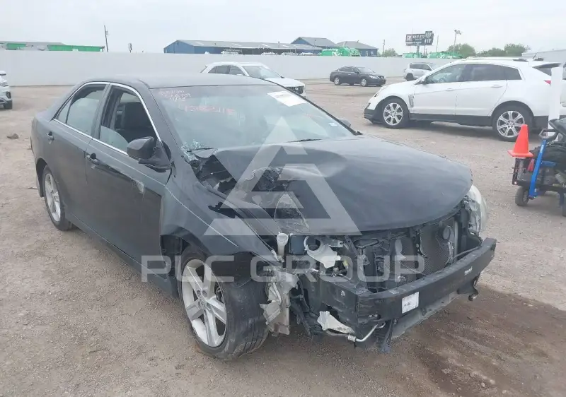 2013 Toyota CAMRY фото