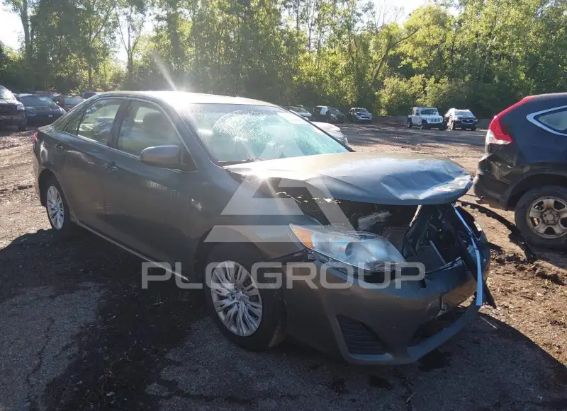 2013 Toyota CAMRY фото