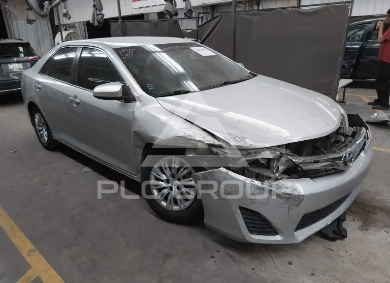 2013 Toyota CAMRY фото