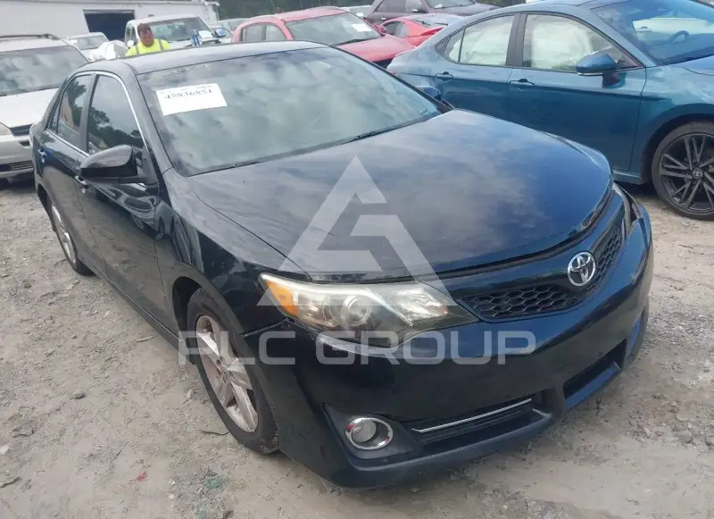 2013 Toyota CAMRY фото