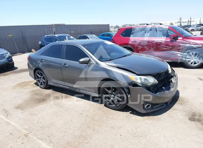 2013 Toyota CAMRY photo