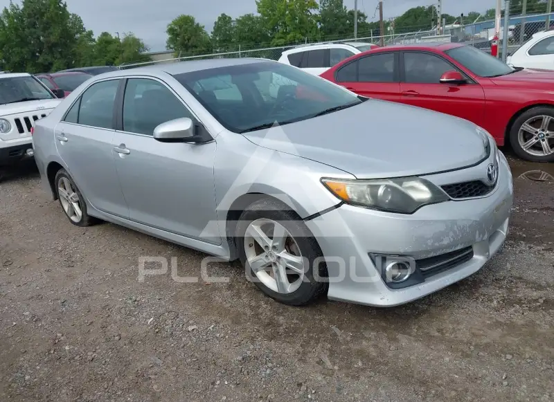 2013 Toyota CAMRY фото