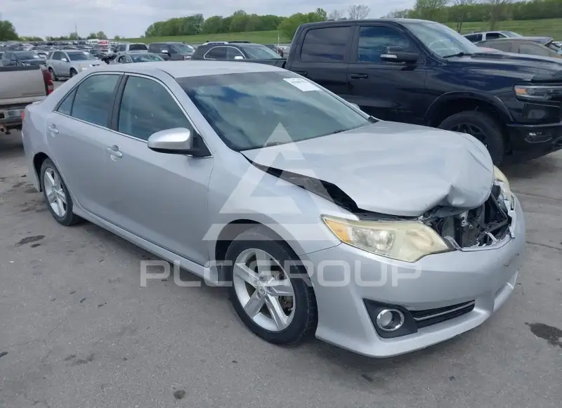 2013 Toyota CAMRY фото