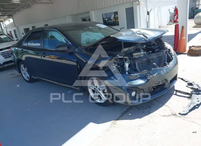 2013 Toyota CAMRY фото