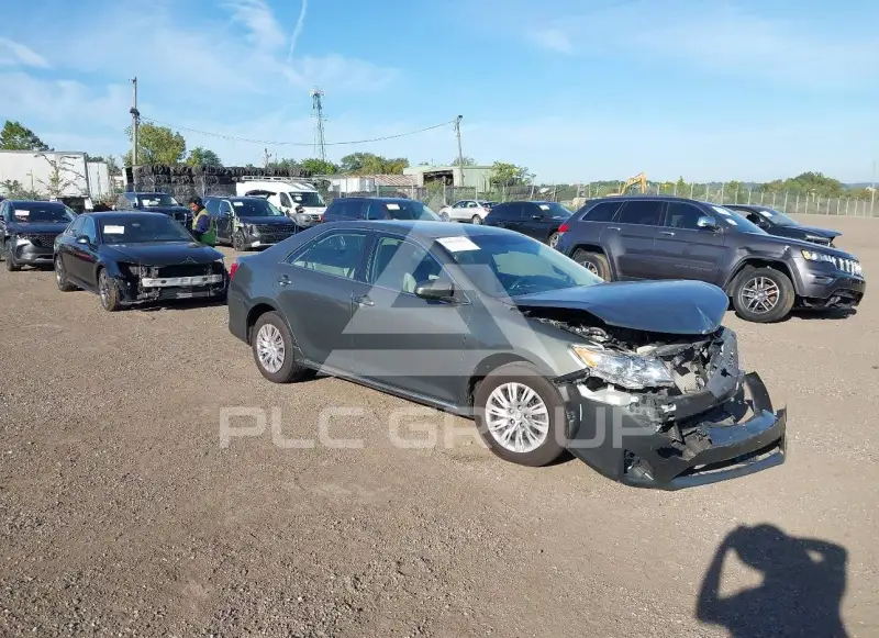 2013 Toyota CAMRY фото