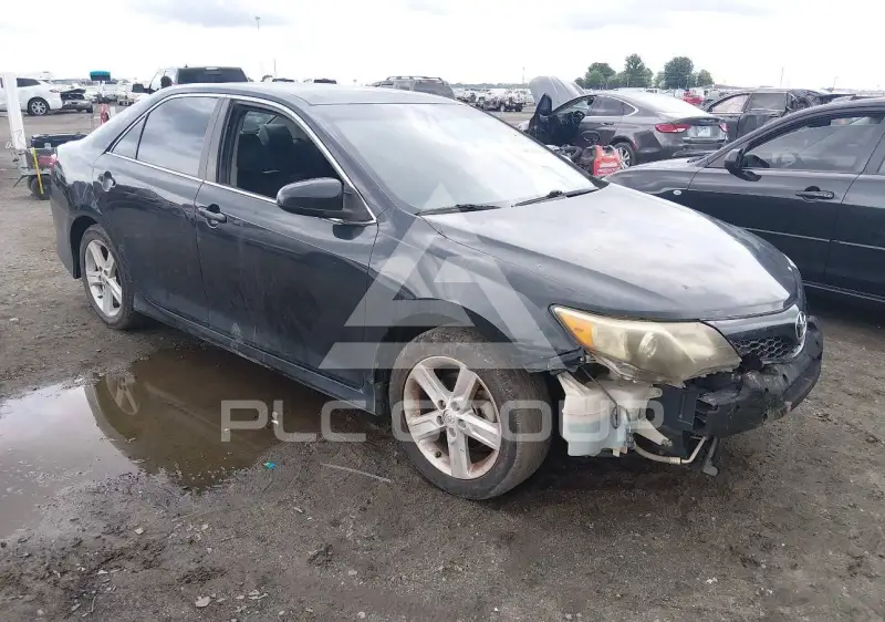 2013 Toyota CAMRY фото