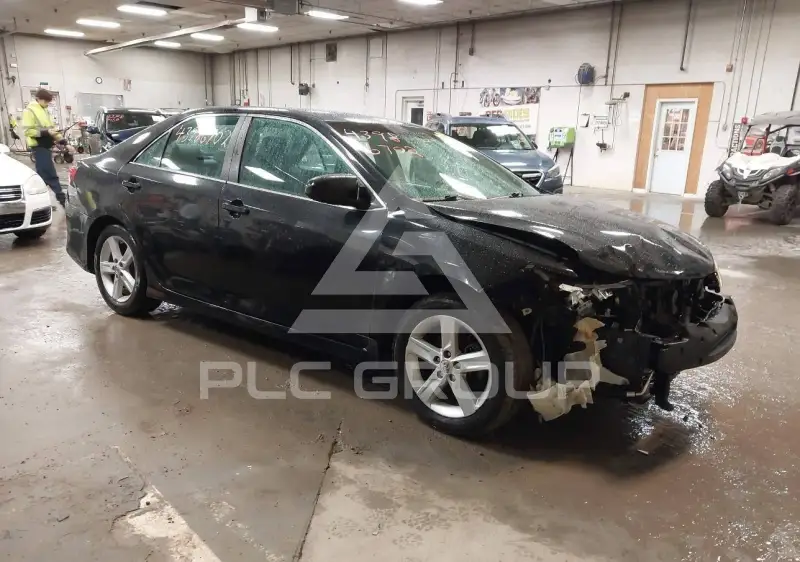 2013 Toyota CAMRY фото