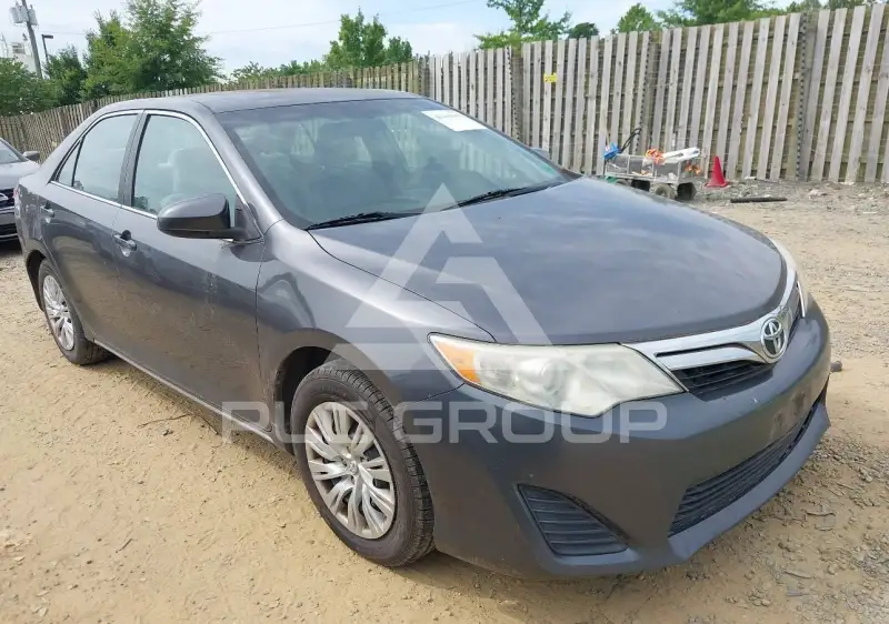 2013 Toyota CAMRY фото