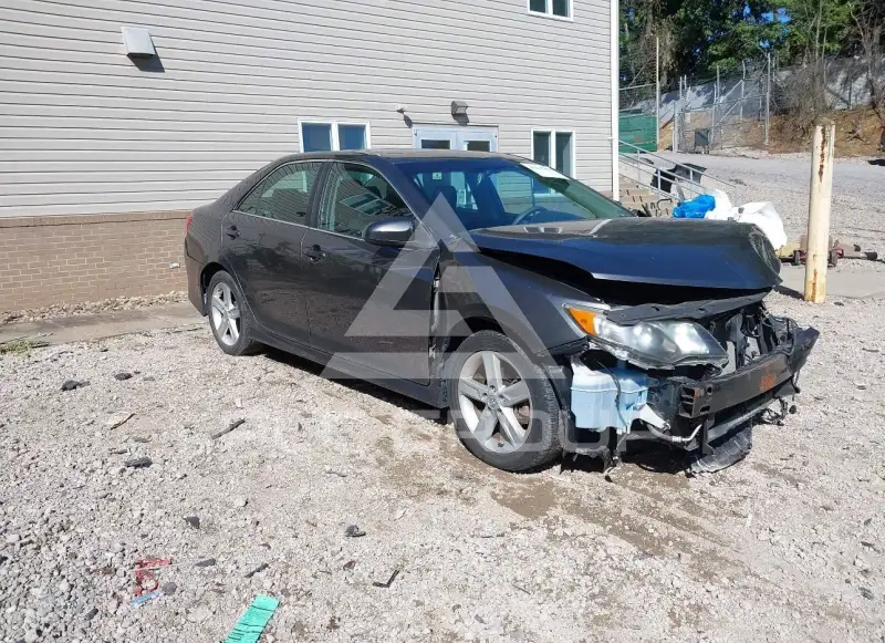 2013 Toyota CAMRY photo