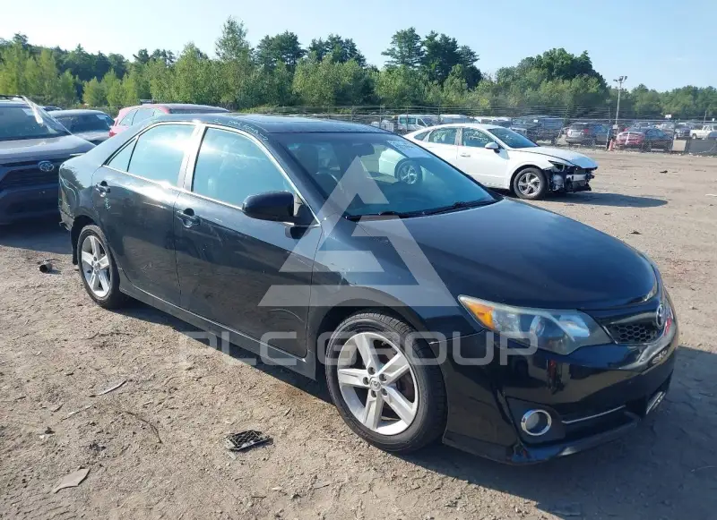 2013 Toyota CAMRY фото