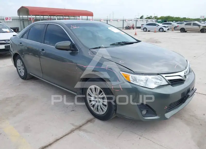 2013 Toyota CAMRY фото
