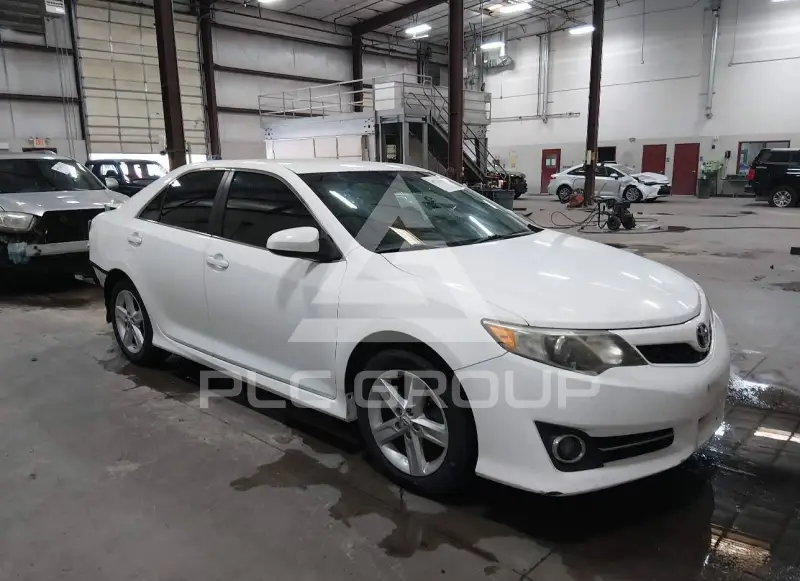 2013 Toyota CAMRY фото