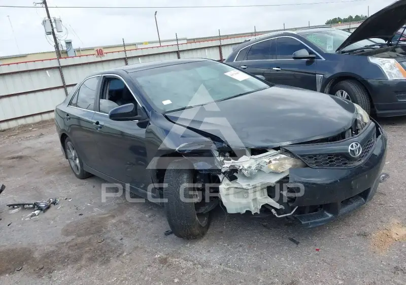 2013 Toyota CAMRY фото
