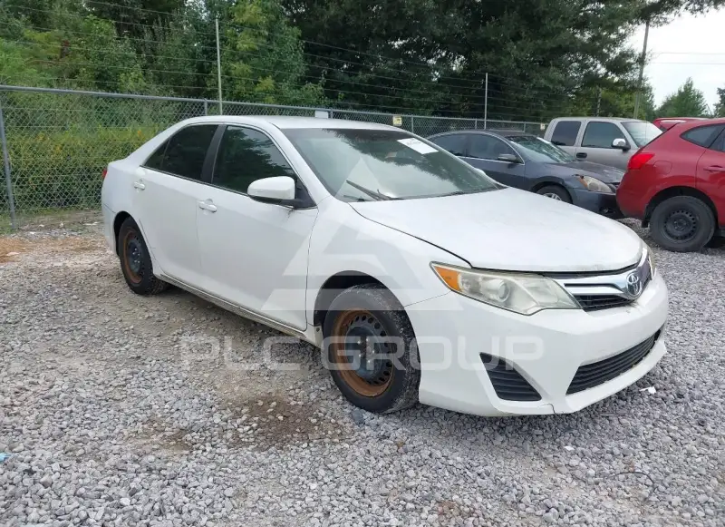 2013 Toyota CAMRY фото