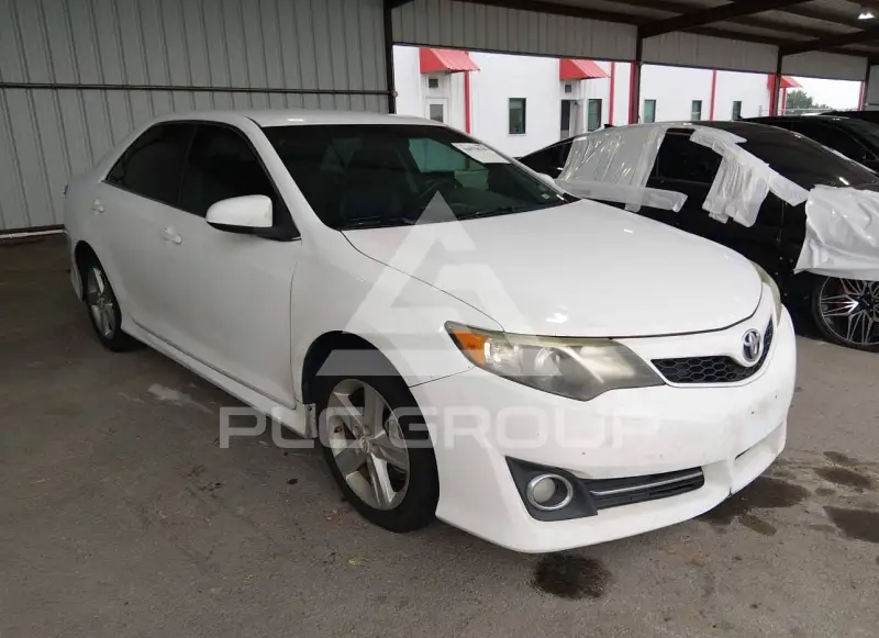 2013 Toyota CAMRY фото