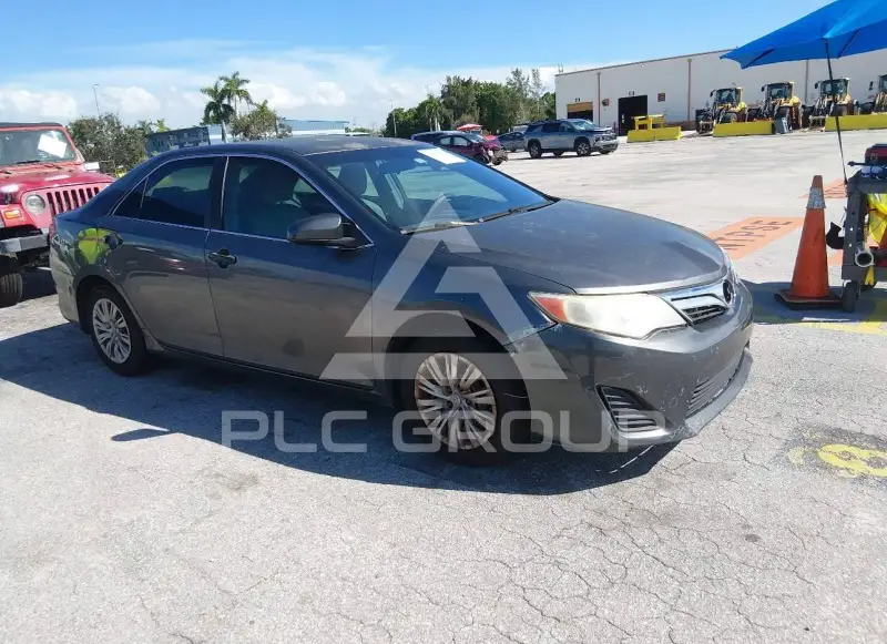 2013 Toyota CAMRY photo