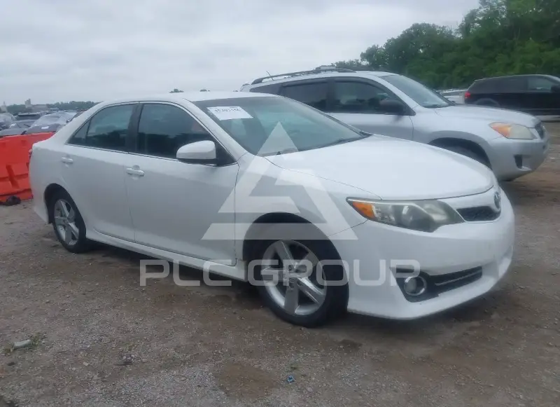 2013 Toyota CAMRY фото