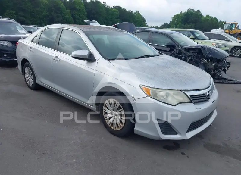 2013 Toyota CAMRY фото