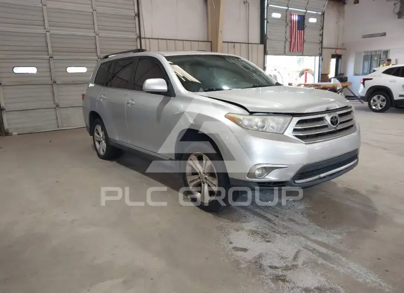 2013 Toyota Highlander photo