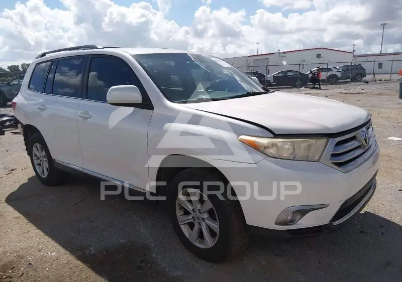 2013 Toyota Highlander photo