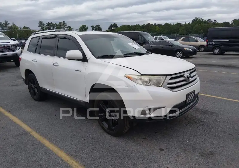 2013 Toyota Highlander photo