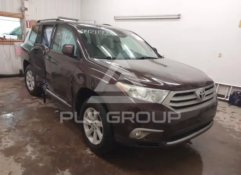 2013 Toyota Highlander photo