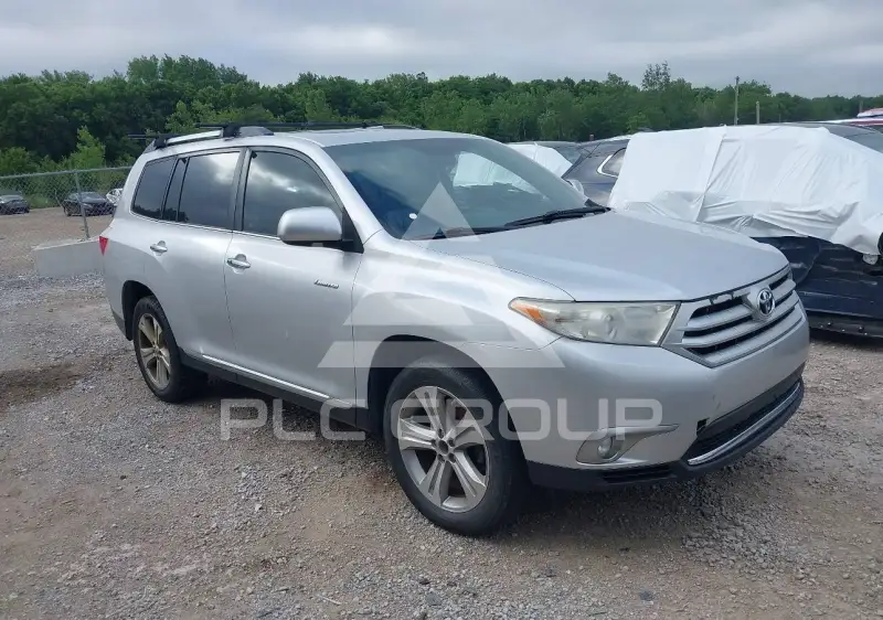 2013 Toyota Highlander photo