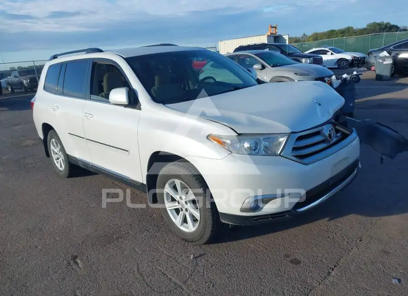 2013 Toyota Highlander фото