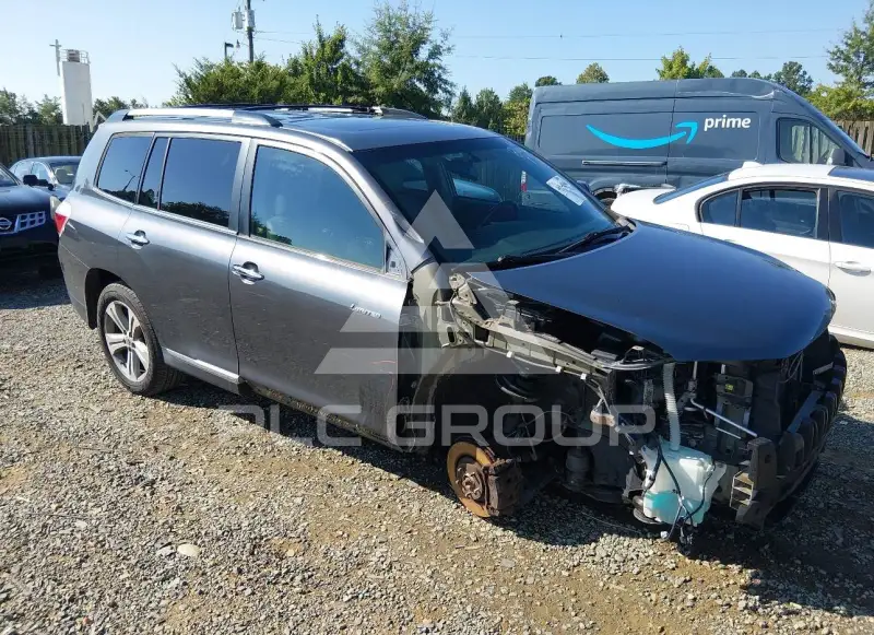 2013 Toyota Highlander photo