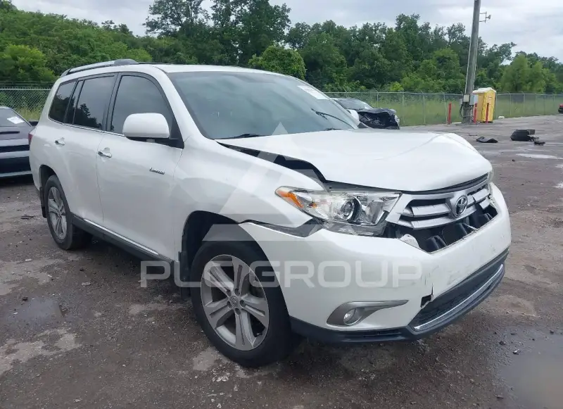 2013 Toyota Highlander фото