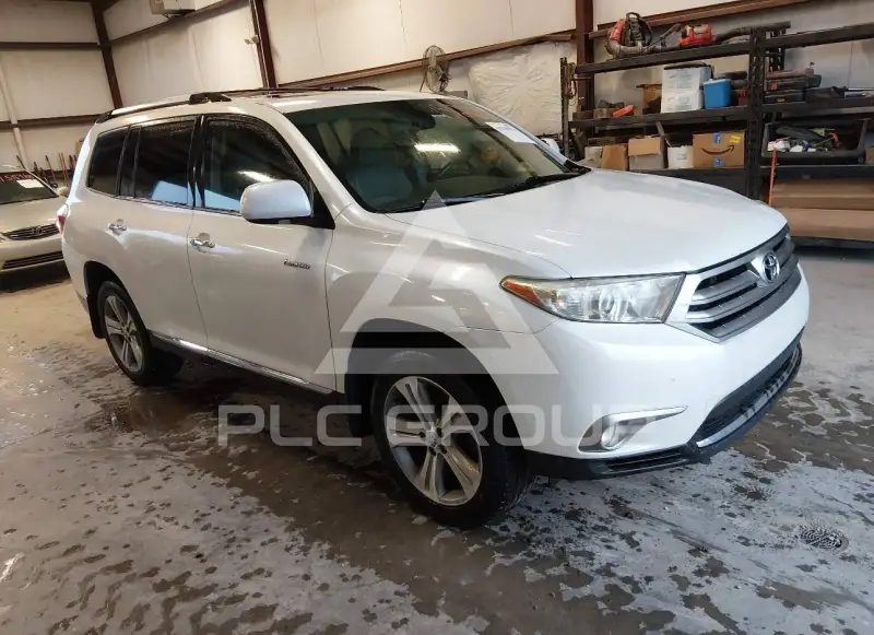 2013 Toyota Highlander photo