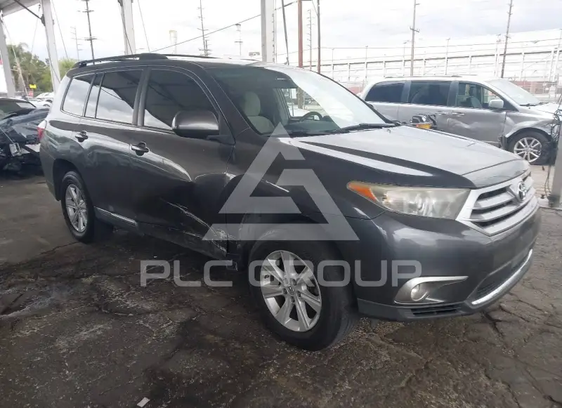 2013 Toyota Highlander фото