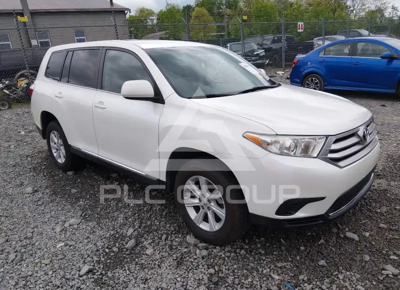 2013 Toyota Highlander photo