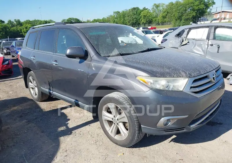 2013 Toyota Highlander фото
