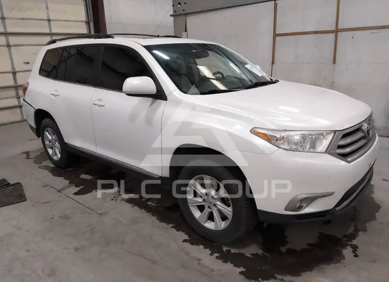 2013 Toyota Highlander photo