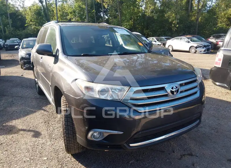 2013 Toyota Highlander фото