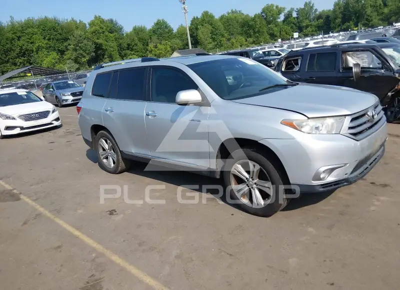 2013 Toyota Highlander photo