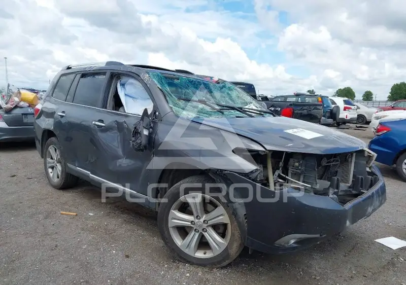 2013 Toyota Highlander фото