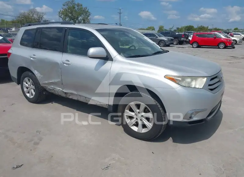 2013 Toyota Highlander фото