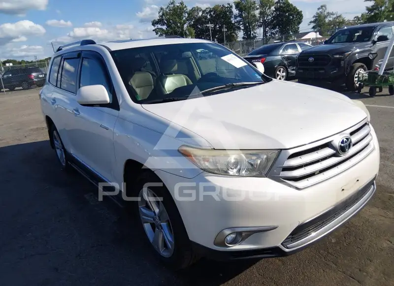2013 Toyota Highlander фото