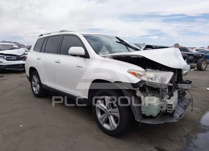 2013 Toyota Highlander фото