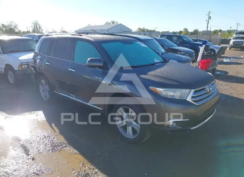 2013 Toyota Highlander фото