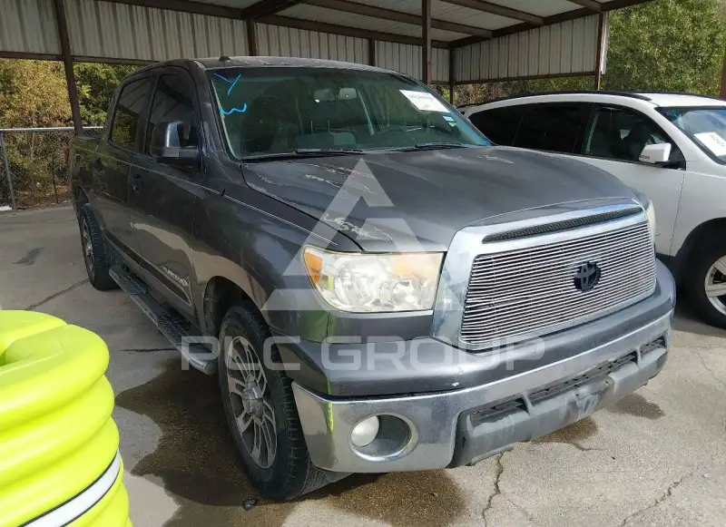2013 Toyota TUNDRA photo