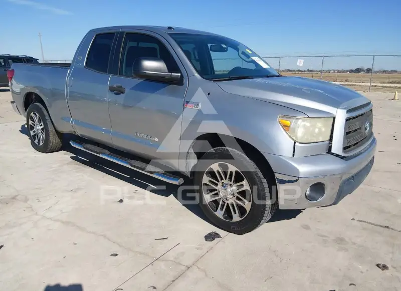 2013 Toyota TUNDRA photo