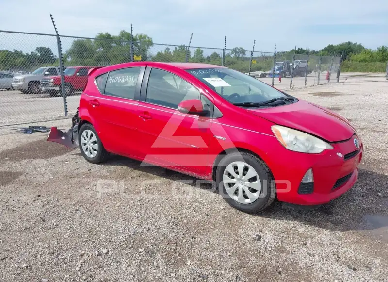 2013 Toyota PRIUS фото